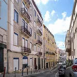 Good Karma - Bright And Sophisticated Apartment With Balcony